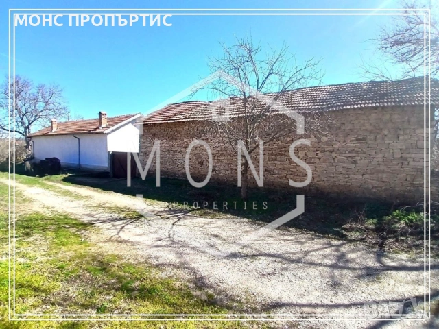 Eдноетажна къща с голям двор в с. Ст. Стамболово, обл. В. Търново., снимка 3 - Къщи - 53040100