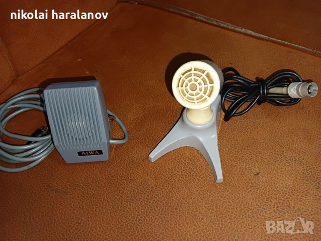 Два винтидж микрофона