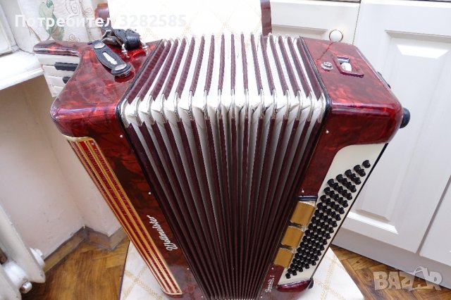 Акордеон Велтмайстер Гигантили 80 баса, снимка 11 - Акордеони - 39784672