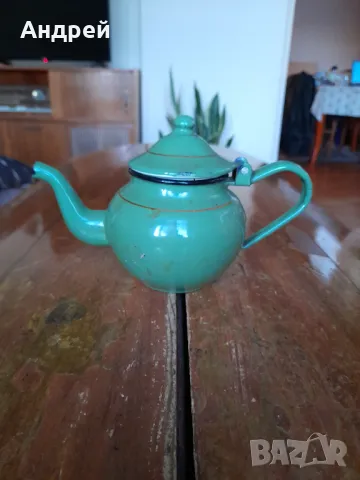 Стар емайлиран чайник #40