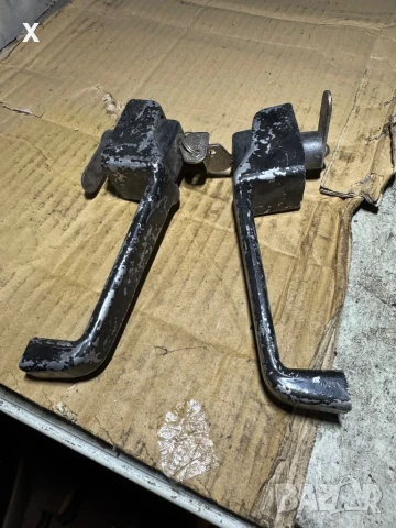 УАЗ 469 ПРЕДНИ ДРЪЖКИ ВРАТА НОВ ОРИГИНАЛЕН