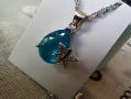Елегантно колие със син камък и пеперуда, снимка 6