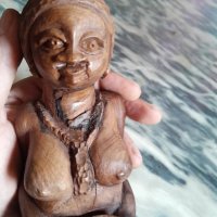 Продавам стара африканска дървена статуетка, снимка 3 - Антикварни и старинни предмети - 41346766