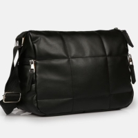 Удобна и практична дамска мека чанта с дълга дръжка 22х14см, снимка 2 - Чанти - 44745230