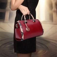 Елегантна дамска чанта през рамо от еко кожа, 3цвята - 023, снимка 13 - Чанти - 42074405