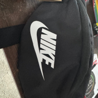 Чанта за кръст Nike , снимка 1 - Чанти - 44835673