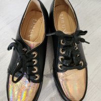 Обувки с златен акцент, снимка 5 - Дамски ежедневни обувки - 42462754