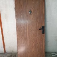 Метална врата, снимка 1 - Входни врати - 40919388