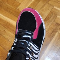 Чисто нови дамски обувки/сникърси, снимка 2 - Маратонки - 41975657