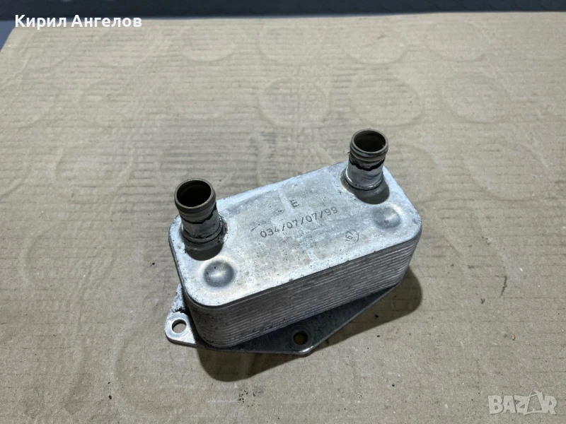 Охладителя на маслената конзола за BMW E46 320D (136 к.с.), снимка 1