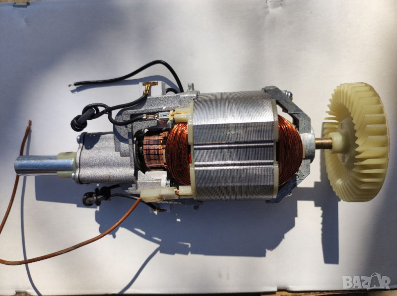 Бързо оборотен, малък електромотор. , снимка 1