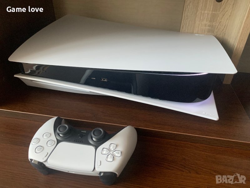 PlayStation 5 на 1 година ps5, снимка 1