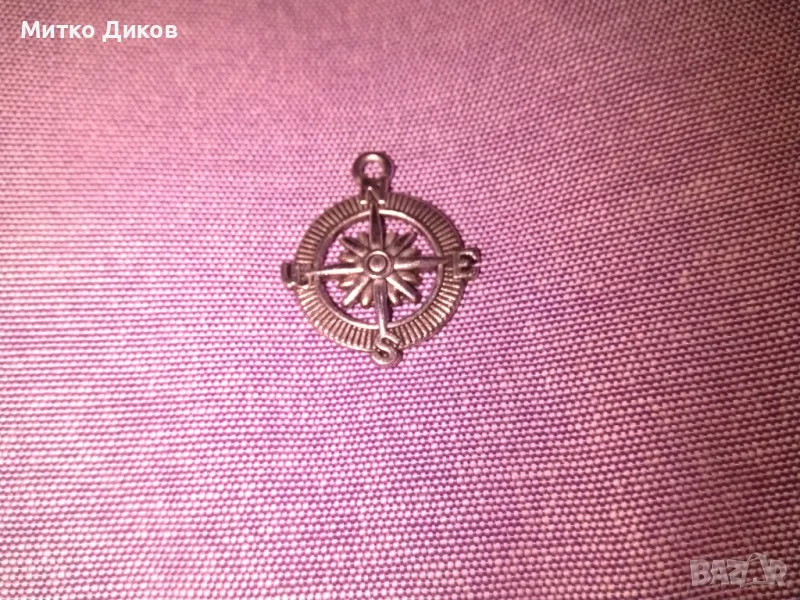 Компас сребърен фи 20мм медальон за верижка за врата отличен , снимка 1