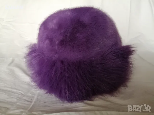 Дамска пухкава шапка в лилав цвят, снимка 4 - Шапки - 48420306
