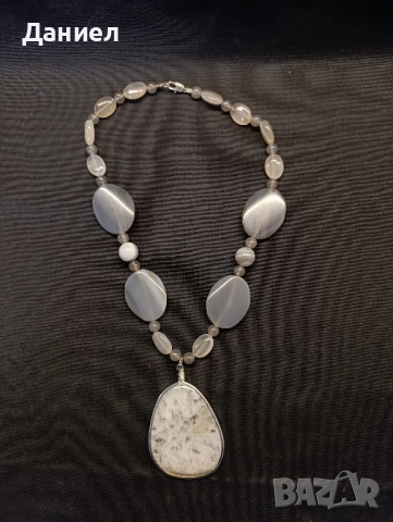 Красив гердан с камъни