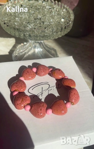 Ръчно изработена гривна от керамични мъниста, снимка 3 - Гривни - 53712028