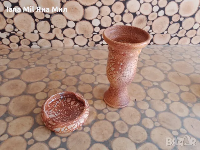 Продавам комплект - ваза и пепелник