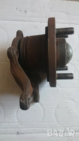 Задна лява шенкел главина за форд фокус до 2004год. , снимка 2 - Части - 48389202