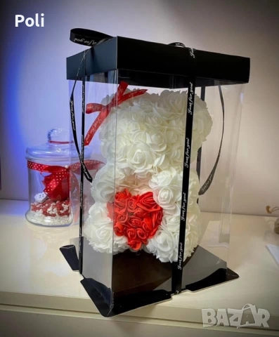 Мече от Вечни Рози в Луксозна Подаръчна Кутия/Подарък за Свети Валентин, 8-ми Март