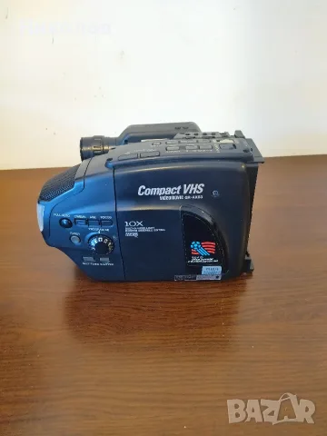 Продавам видео камера JVC GR-AX63E