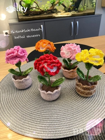 Цветя в саксийка, снимка 2 - Декорация за дома - 53376983