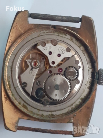 Позлатен руски часовник Восток Wostok 18 камъка AU 10, снимка 3 - Антикварни и старинни предмети - 53390280