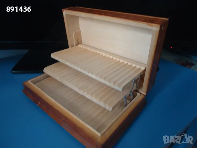 Стара дървена кутия за цигари