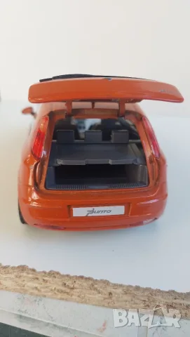 1/24 MOTORAMA - FIAT - GRANDE PUNTO 2006г, снимка 2 - Колекции - 56058275
