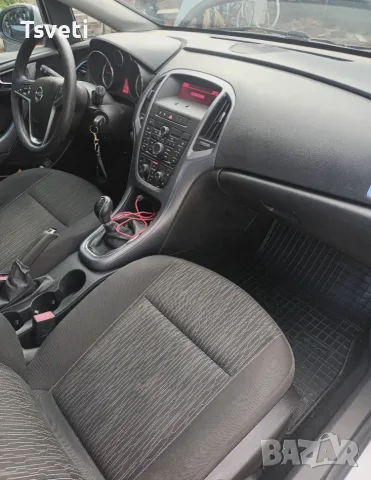 Opel Astra 1.7 CDTI 6ck 110kc Sport S Tourer с Багажник , снимка 7 - Автомобили и джипове - 56062561