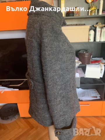 Късо пaлто Weekend Max Mara, размер I42(M), снимка 11 - Палта, манта - 53768626