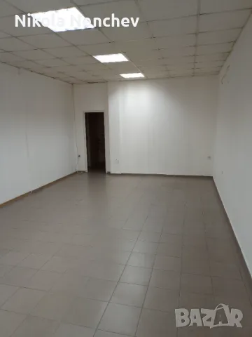 Отдавам магазин под наем в центъра на град Шумен , снимка 6 - Магазини - 48076611