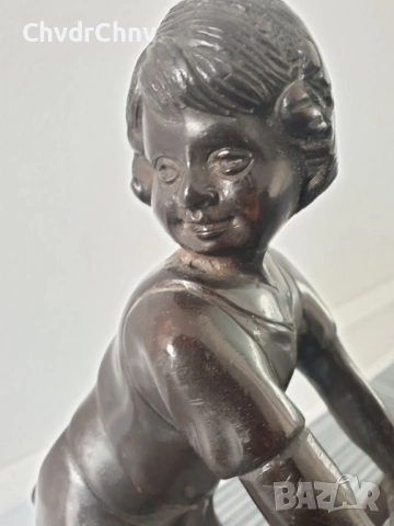 28см-2кг Juan Clara бронзова скулптура/фигура на дете върху стол/испанска статуетка, снимка 6 - Статуетки - 53654623