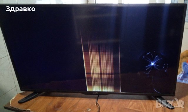 Телевизор Arielli LED-40DN5T2, 40"- със счупен дисплей., снимка 1 - Телевизори - 42089099