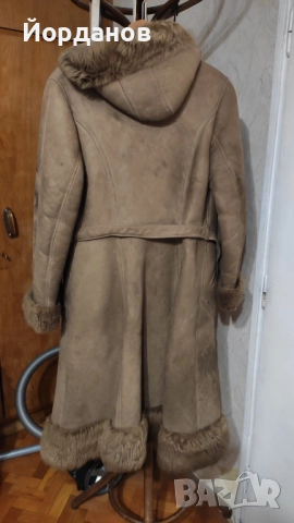 Дамски кожен кожух от естествена агнешка кожа много добре запазено, снимка 2 - Палта, манта - 52636091