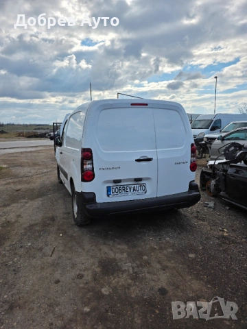 **САМО НА ЧАСТИ***  Peugeot Partner 1.6HDI,Ръчни скорости, 32 000км!!!  