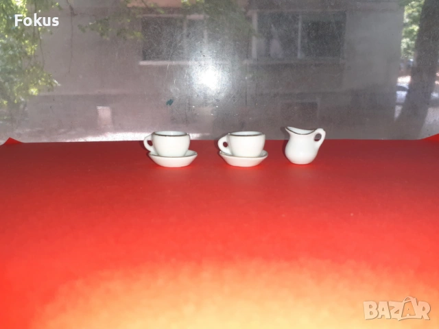 Порцеланов сет миниатюри - порцелан миниатюра златен кант, снимка 2 - Антикварни и старинни предмети - 53422510