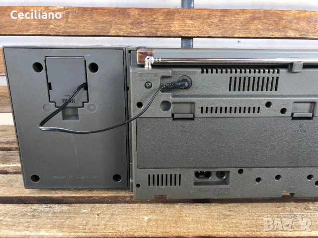 Радиокасетофон Hitachi TRK W3W (Japan), снимка 8 - Радиокасетофони, транзистори - 53248343