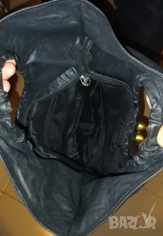 Черна дамска чанта от естествена кожа, снимка 9 - Чанти - 41520456