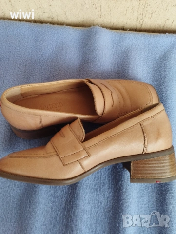 Обувки LLoyd и Caprice номер 37.