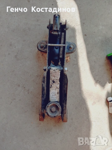 Продавам крик хидравличен тип гущер