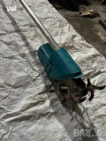 Електрическа фреза Black&decker, снимка 2 - Градинска техника - 52295572