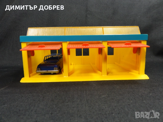 СТАРА РЕТРО ПЛАСТМАСОВА ИГРАЧКА ГАРАЖ ЗА КОЛИЧКИ 1/43 WADER GERMANY, снимка 6 - Колекции - 51770211