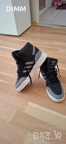Оригинални спортни боти Адидас 38 номер
