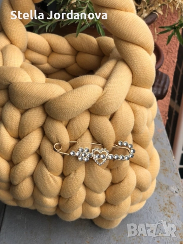 ✨ Ръчно изплетена чанта „Marshmallow“ ✨ Уникална, мека и пухкава — точно като името си , снимка 2 - Чанти - 52222206