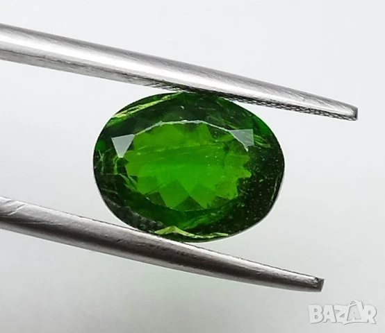 Цаворит с класическа форма и жив цвят 2.30кт.! Нов!, снимка 2 - Други - 50491331