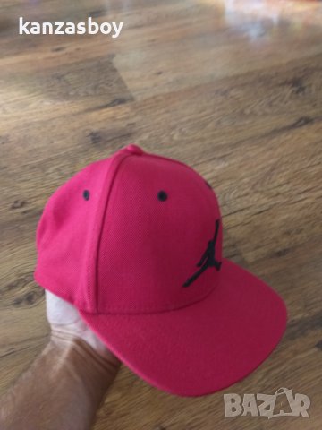 Nike Jordan Jumpman Snapback Cap In Red - страхотна мъжка шапка , снимка 4 - Шапки - 41846578