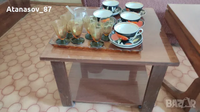 малка помощна масичка