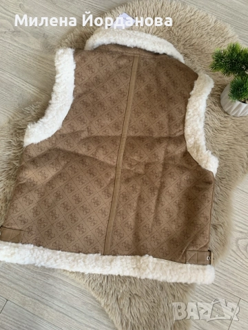 Оригинален Елек Guess , снимка 4 - Елеци - 56364894