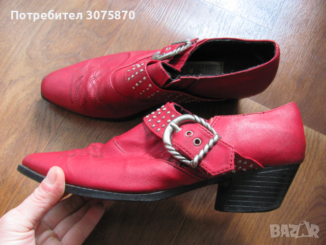 Червени обувки, снимка 1 - Дамски ежедневни обувки - 36326331