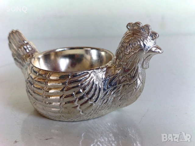 Прекрасна Посребрена Кокошка Поставка За Яйце,Солница, снимка 3 - Аксесоари за кухня - 53225578